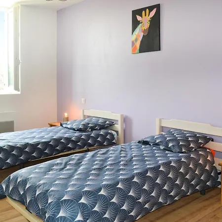 3 Bedroom Awesome In Hébergement de vacances