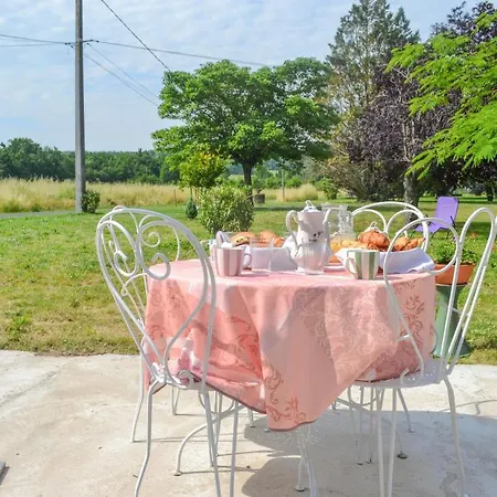 3 Bedroom Awesome In Hébergement de vacances