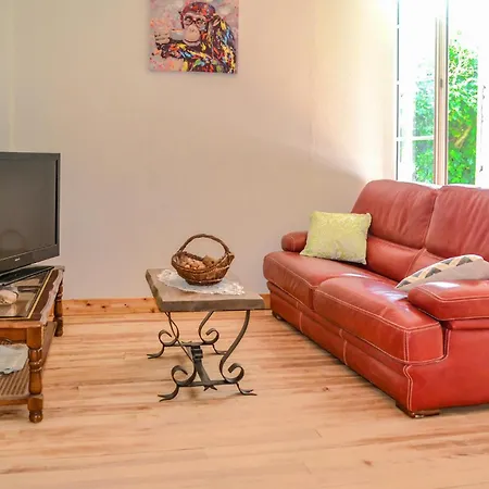 Hébergement de vacances 3 Bedroom Awesome In *